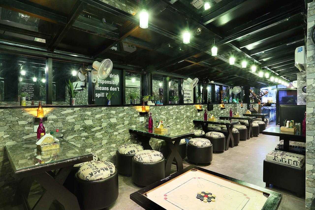 Hotel Narayani Enclave Колката Екстериор снимка