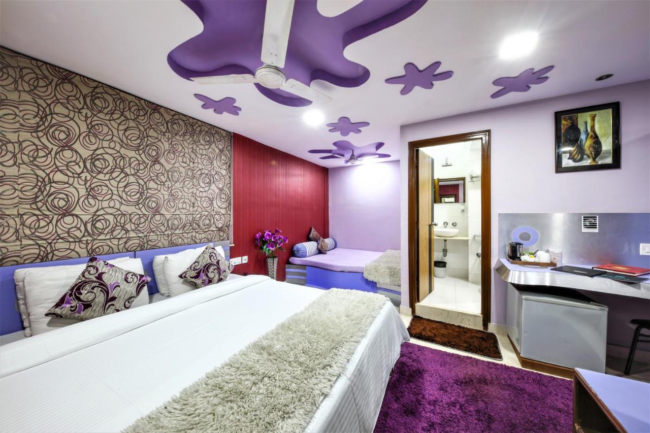 Hotel Narayani Enclave Колката Екстериор снимка